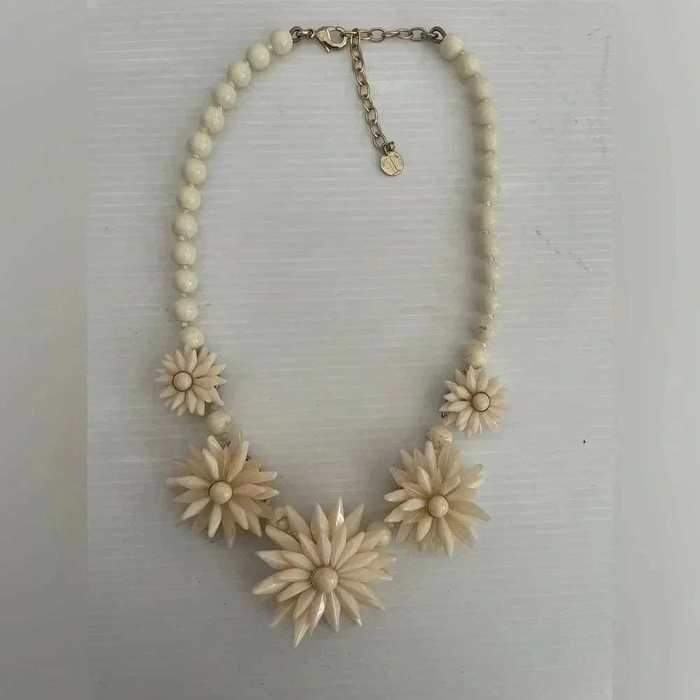 3 for $15 Talbots Cream Flower Daisy Beaded Statement Necklace